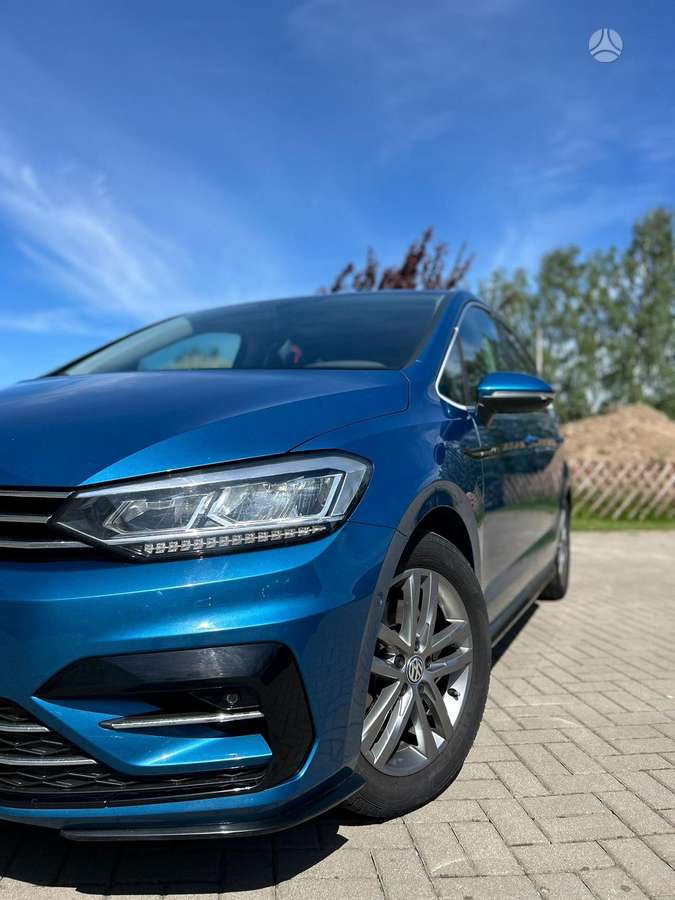 Volkswagen Touran - 12