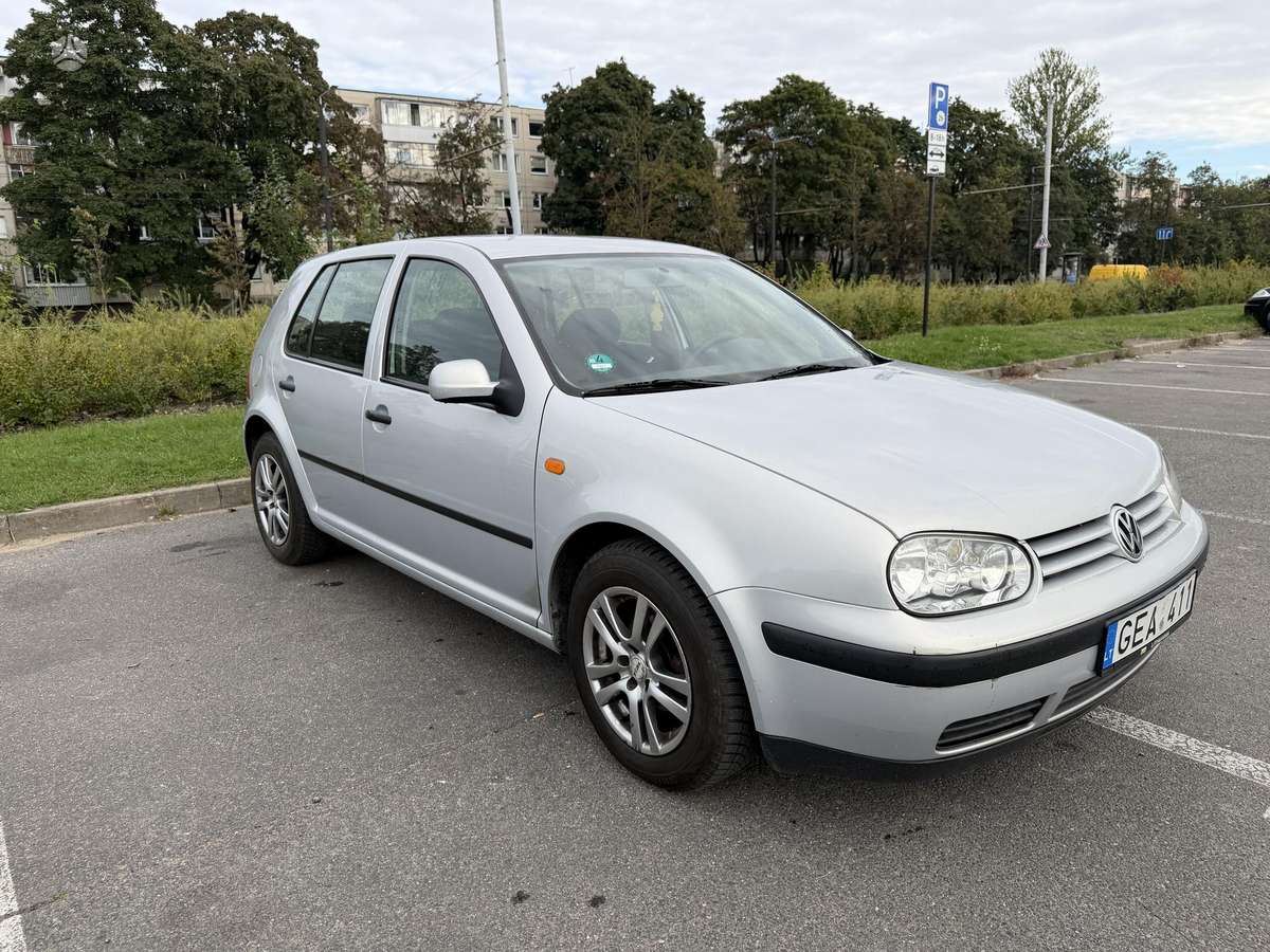 Volkswagen Golf - 3