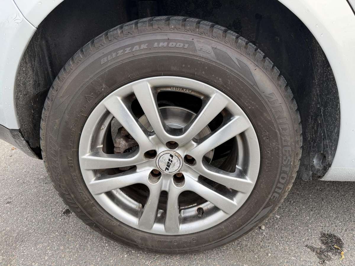 Volkswagen Golf - 5