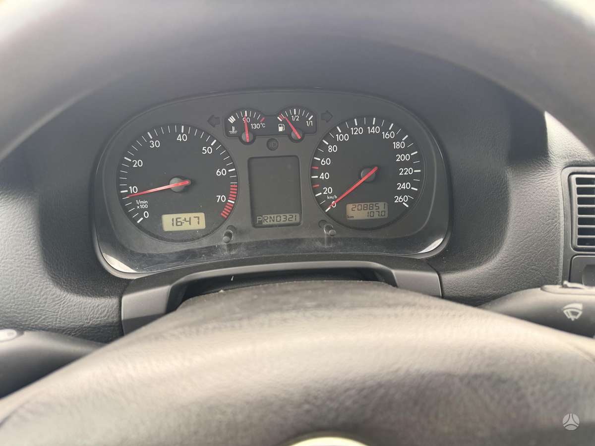 Volkswagen Golf - 12