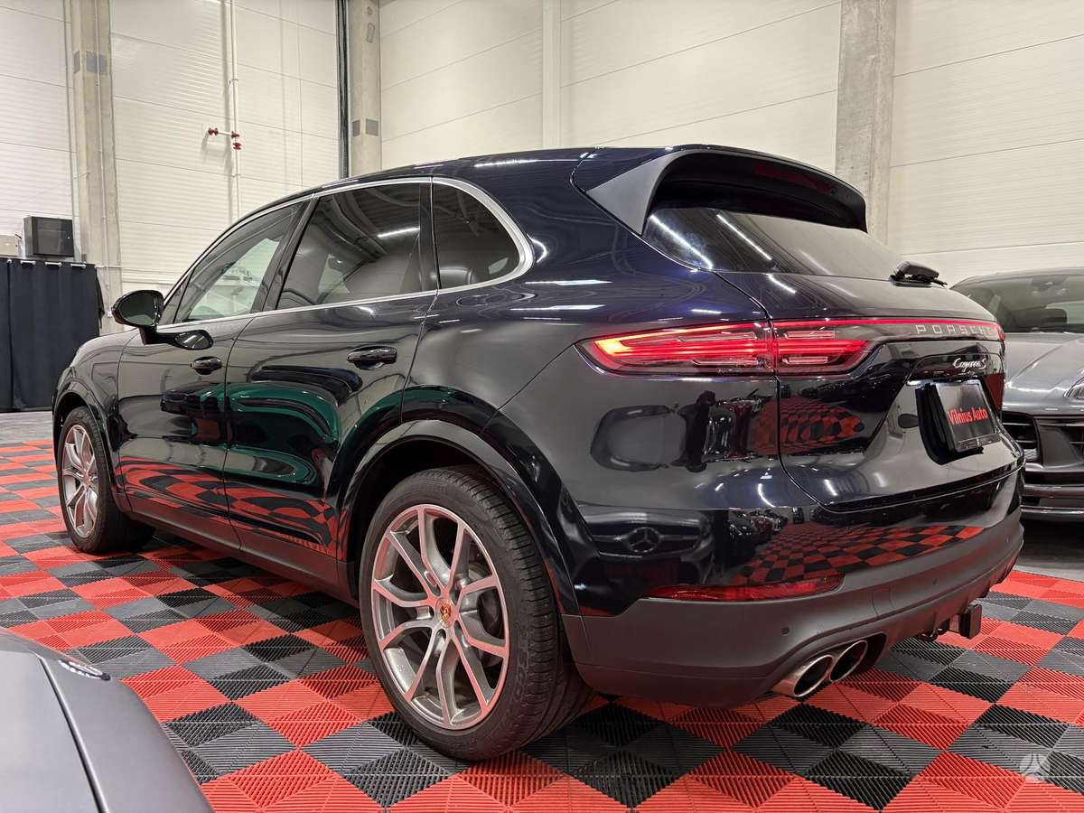 Porsche Cayenne - 6