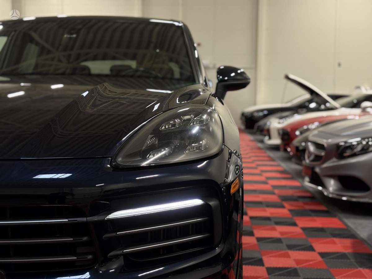 Porsche Cayenne - 7