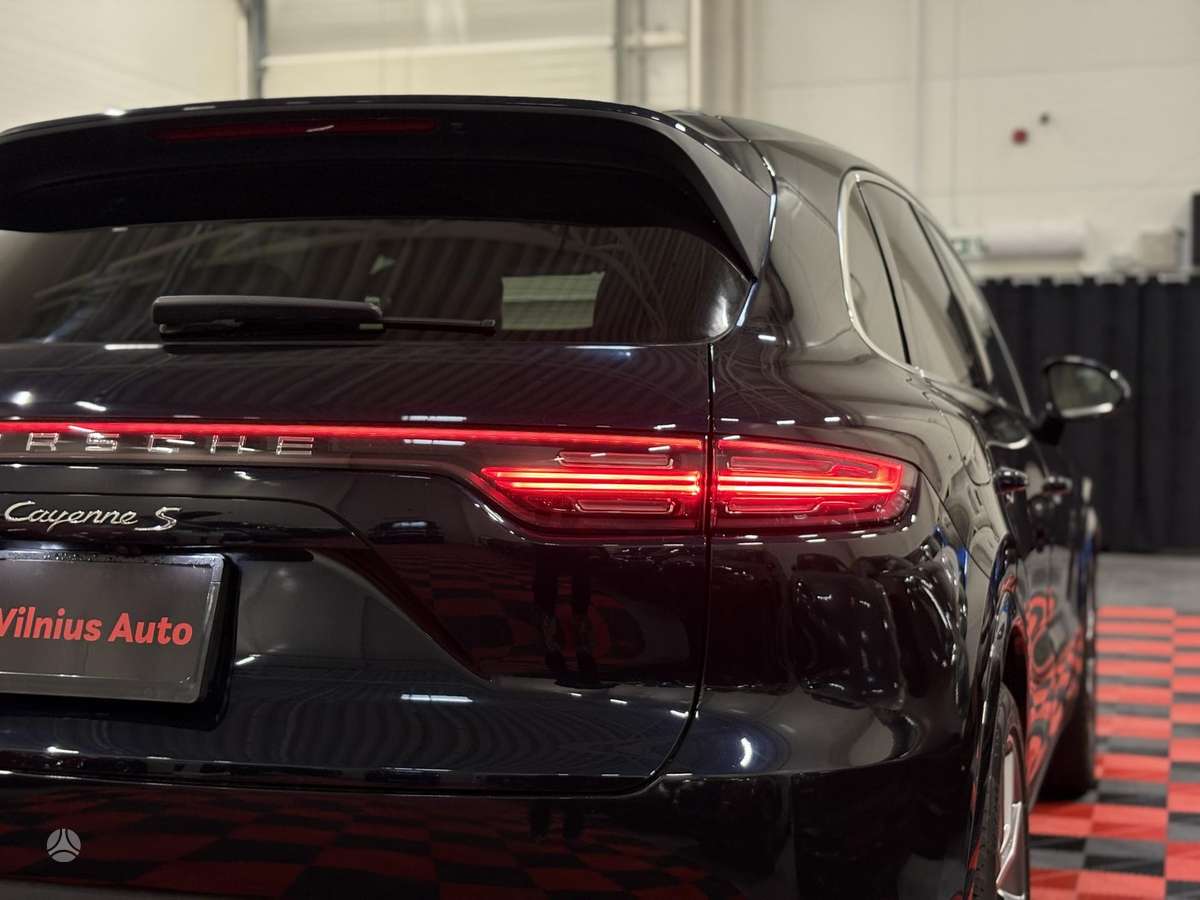 Porsche Cayenne - 8
