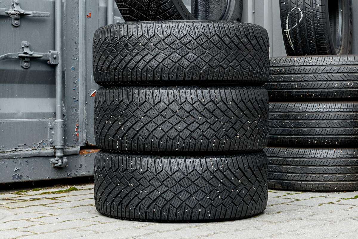 Continental Viking Contact 7, winter 255/45 R19