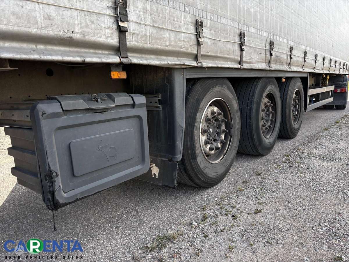 Schmitz SCS 24, užuolaidinės / tentinės