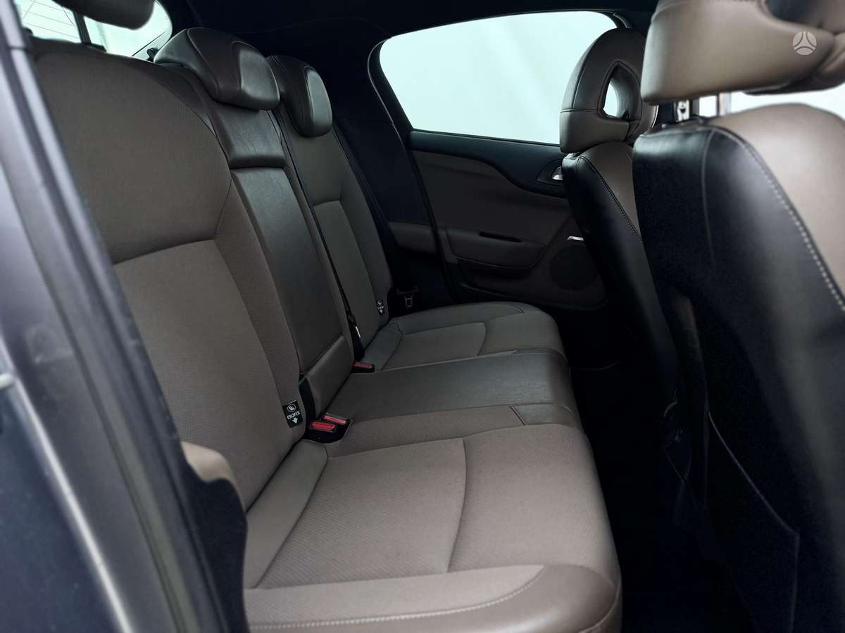 Citroen DS4, 1.6 l., hatchback
