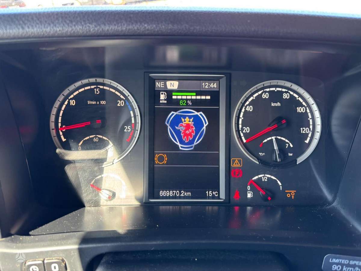 Scania R 450 8x4*4, с краном
