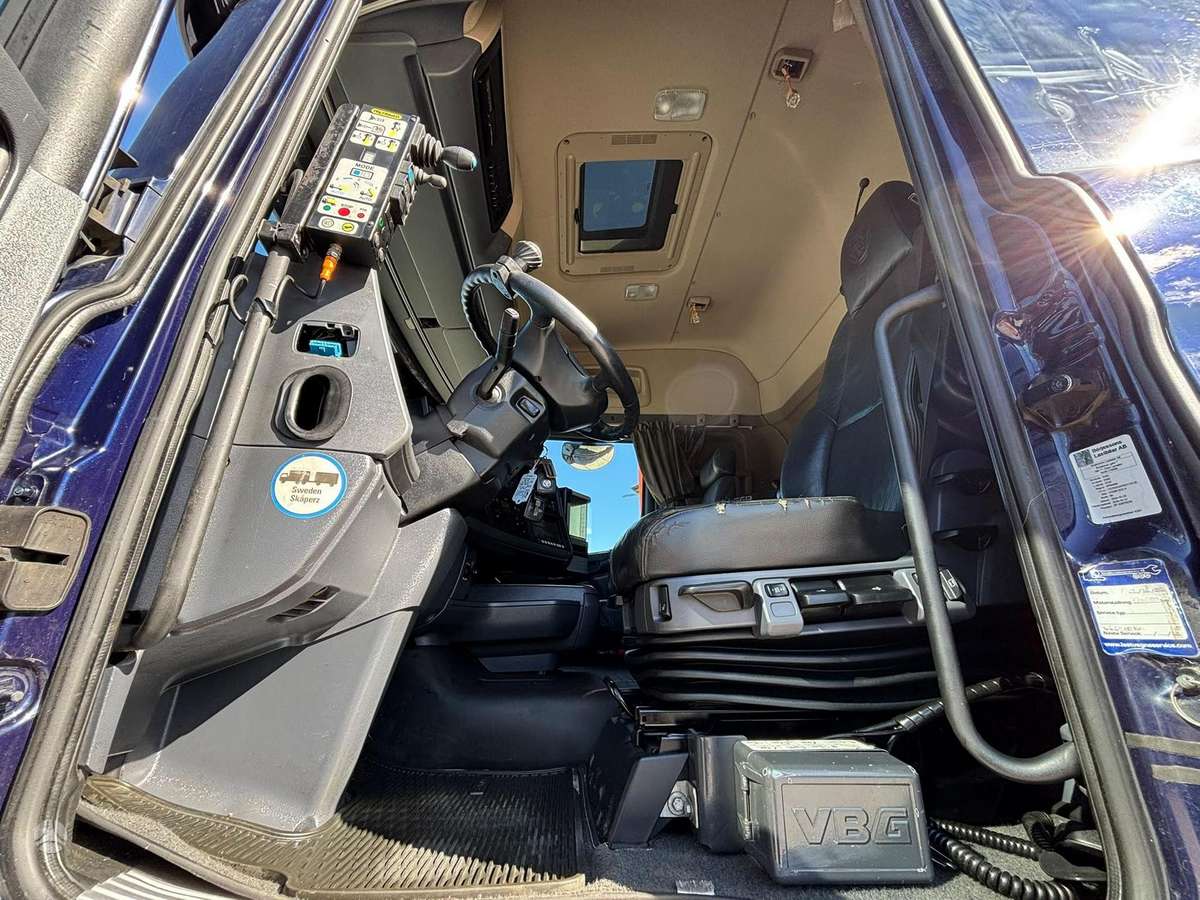 Scania R 450 8x4*4, с краном