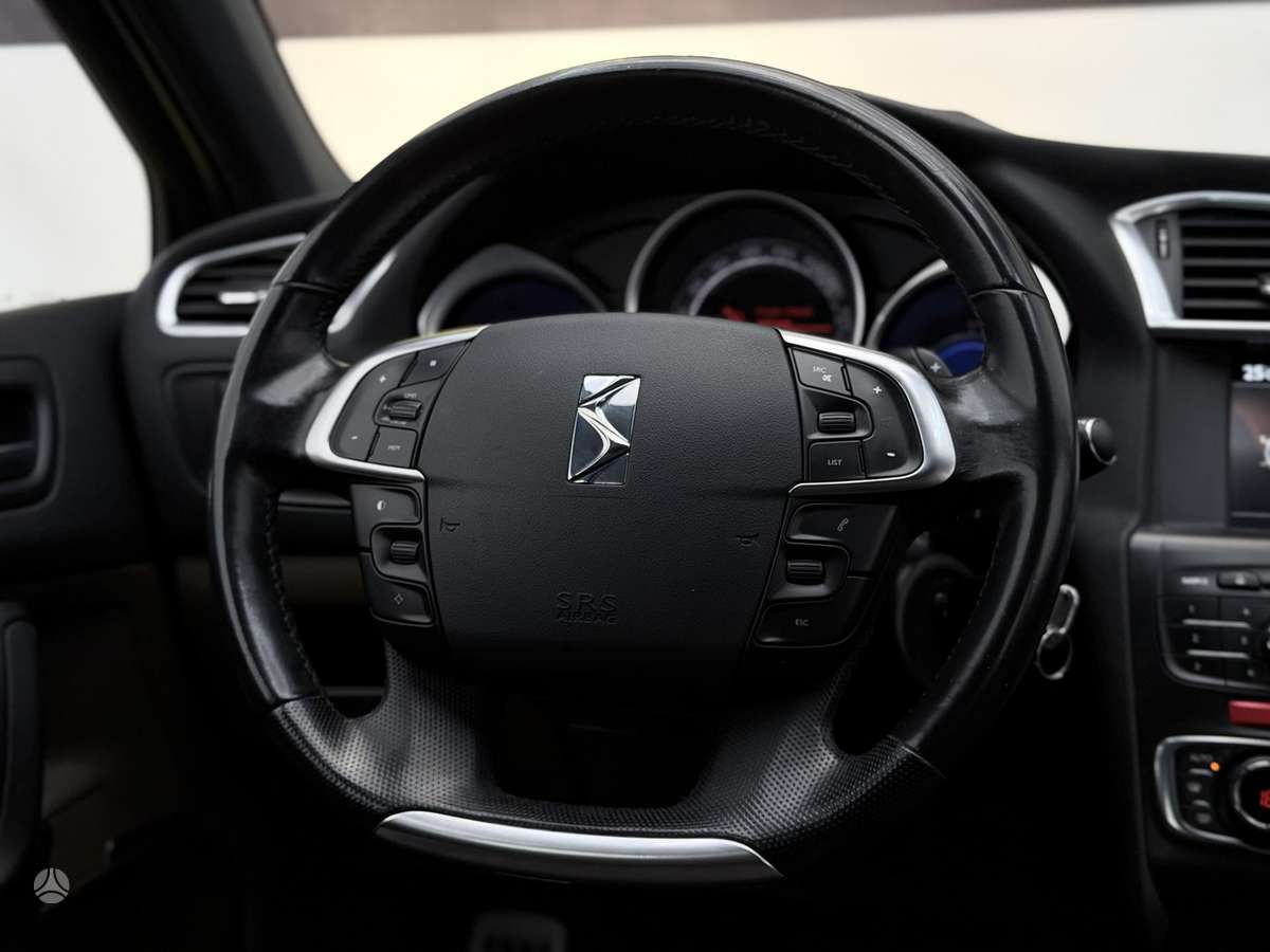 Citroen DS4, 1.6 l., hatchback