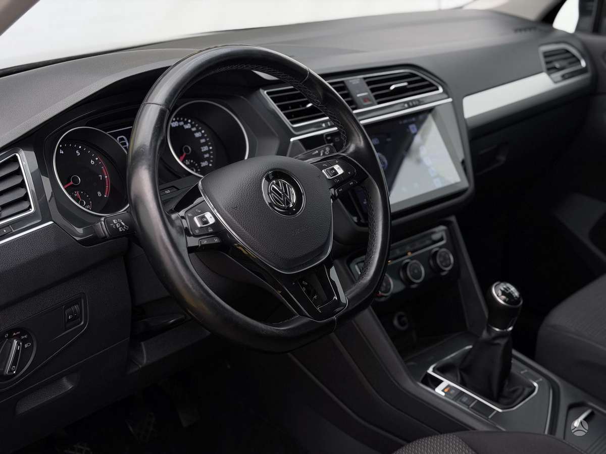 Volkswagen Tiguan - 9