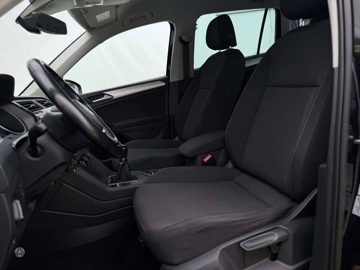 Volkswagen Tiguan - 10