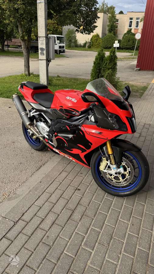 Aprilia RSV 1000cc, superbikes