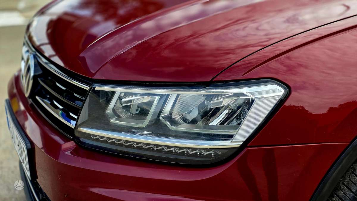 Volkswagen Tiguan - 8