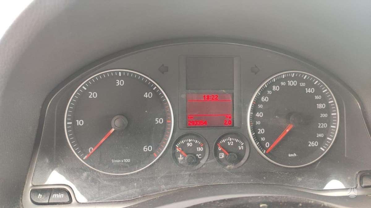Volkswagen Golf - 1