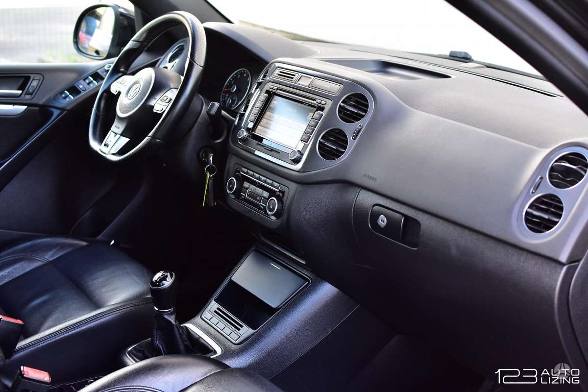 Volkswagen Tiguan - 2