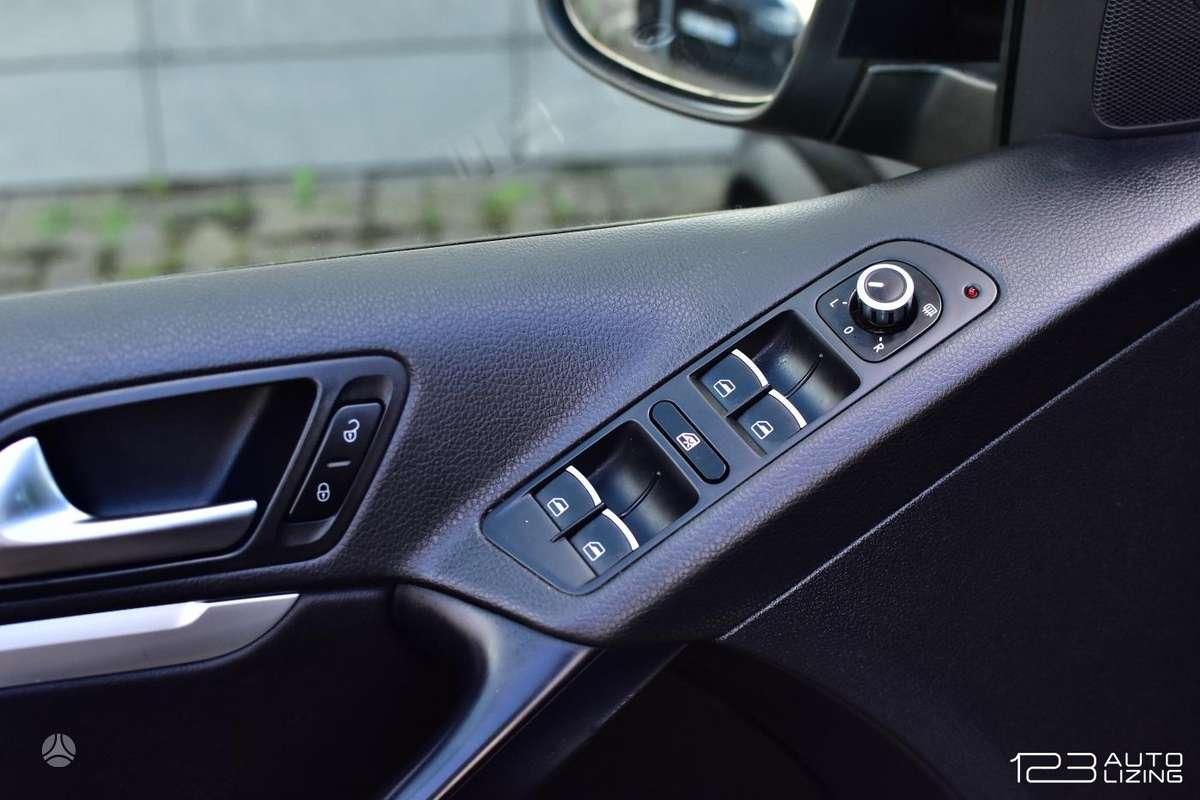 Volkswagen Tiguan - 11