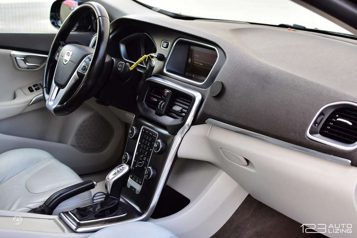 Volvo V40, 2.0 l., Хэтчбек