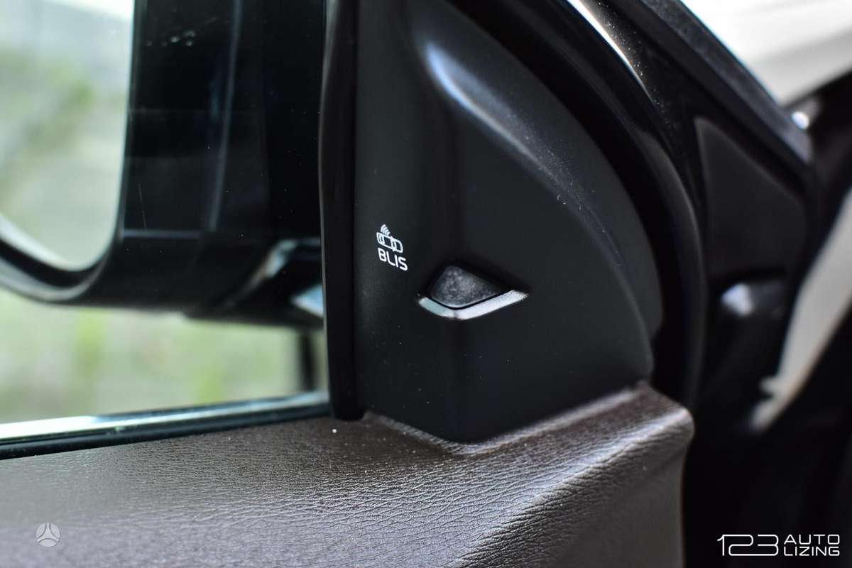 Volvo V40, 2.0 l., Хэтчбек