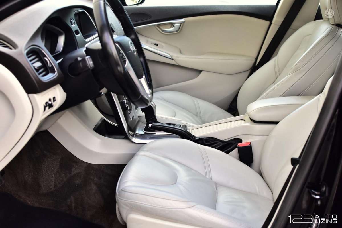 Volvo V40, 2.0 l., Хэтчбек