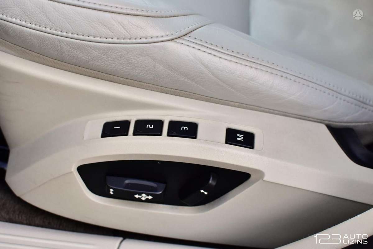 Volvo V40, 2.0 l., hatchback