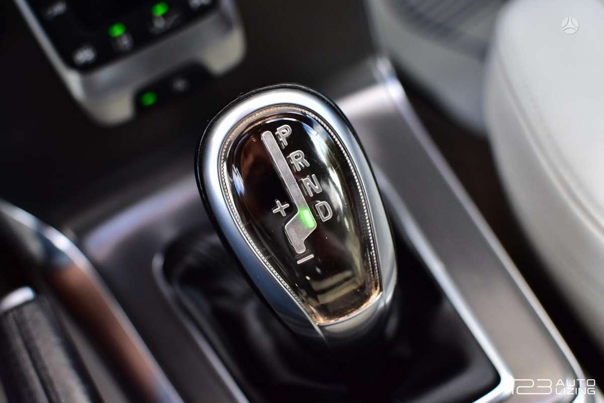 Volvo V40, 2.0 l., hatchback
