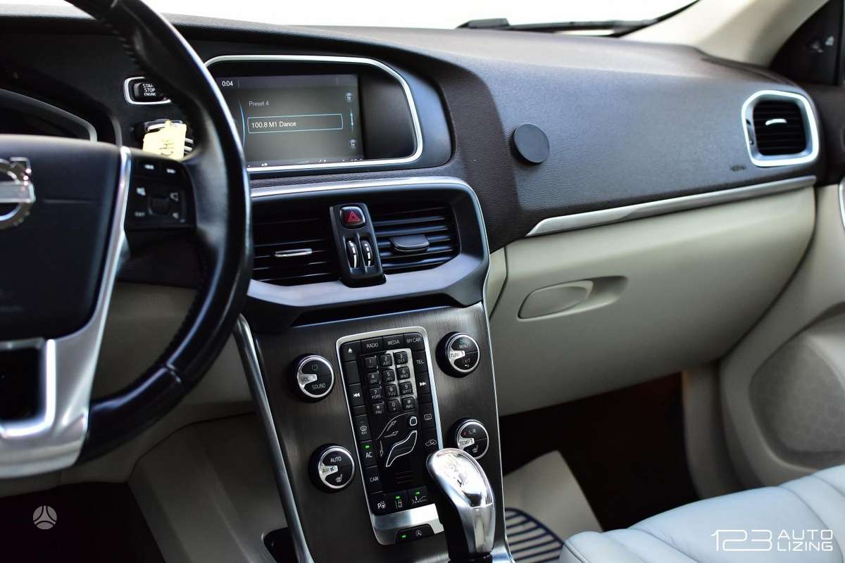 Volvo V40, 2.0 l., Хэтчбек