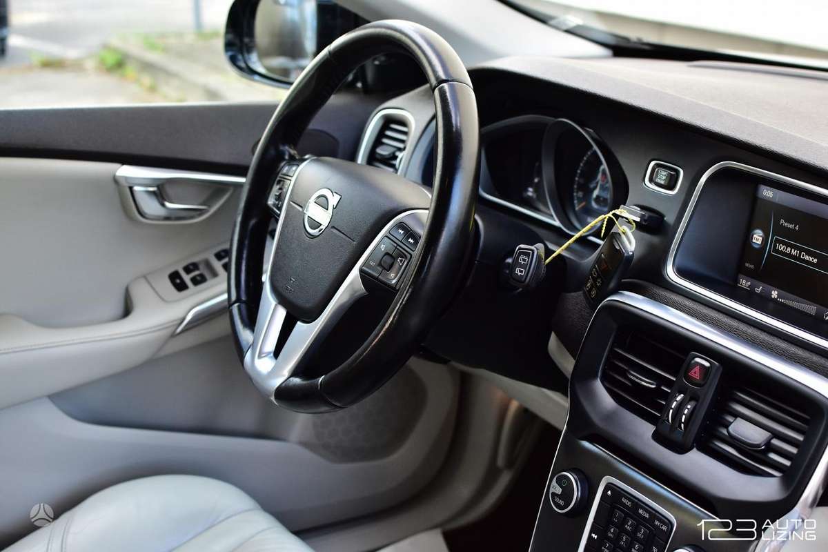 Volvo V40, 2.0 l., Хэтчбек