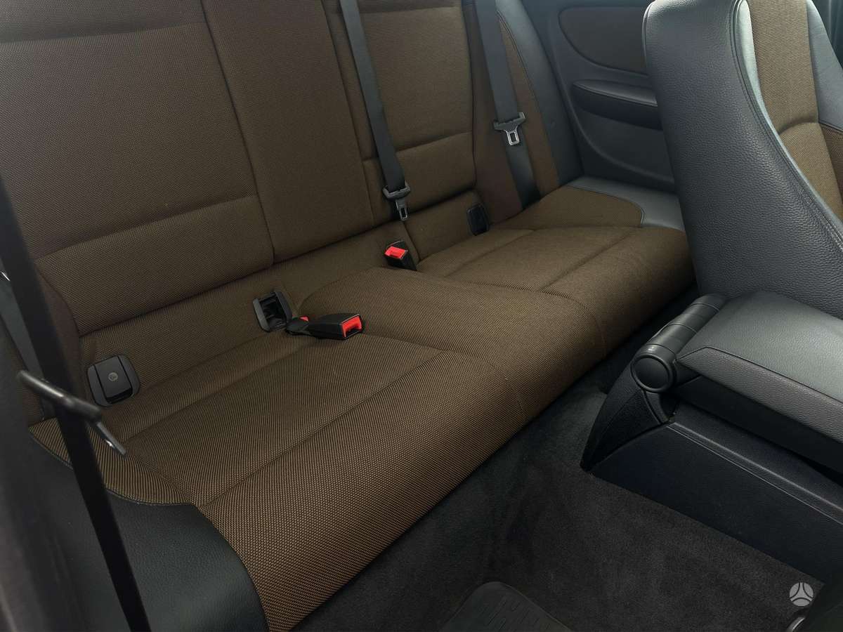 BMW 120, 2.0 l., hatchback