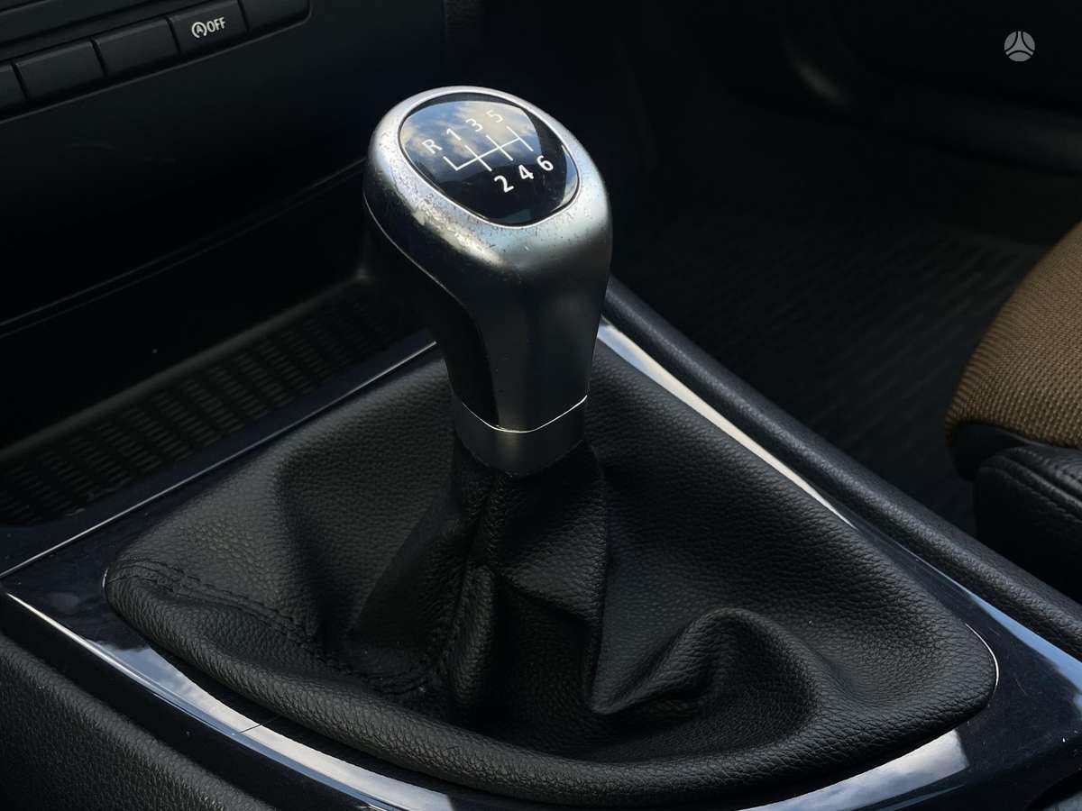 BMW 120, 2.0 l., hatchback