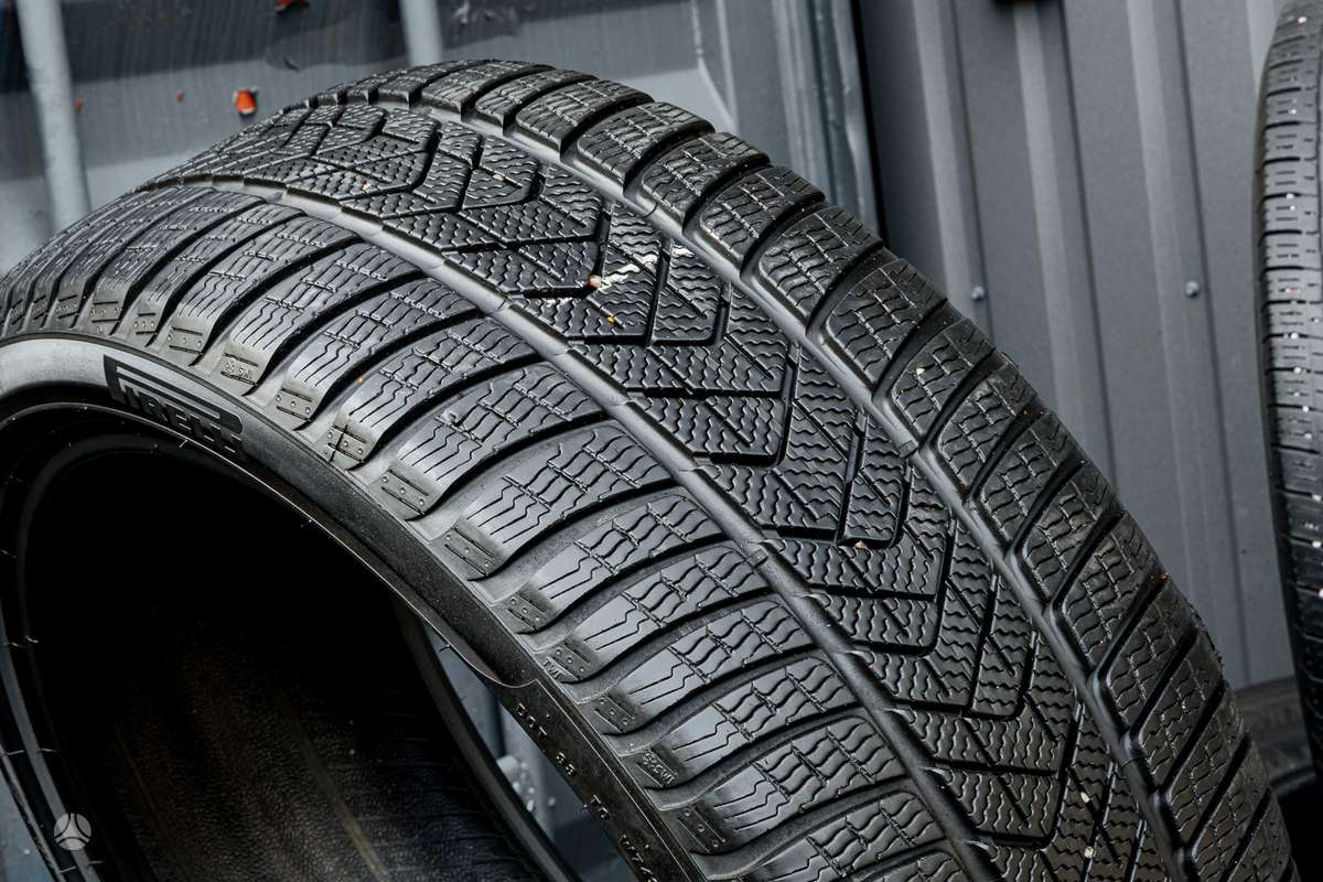 Pirelli Runflat Sottozero 3, winter 245/40 R20