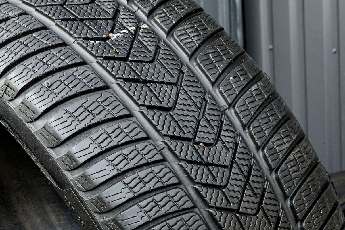 Pirelli Runflat Sottozero 3, winter 245/40 R20