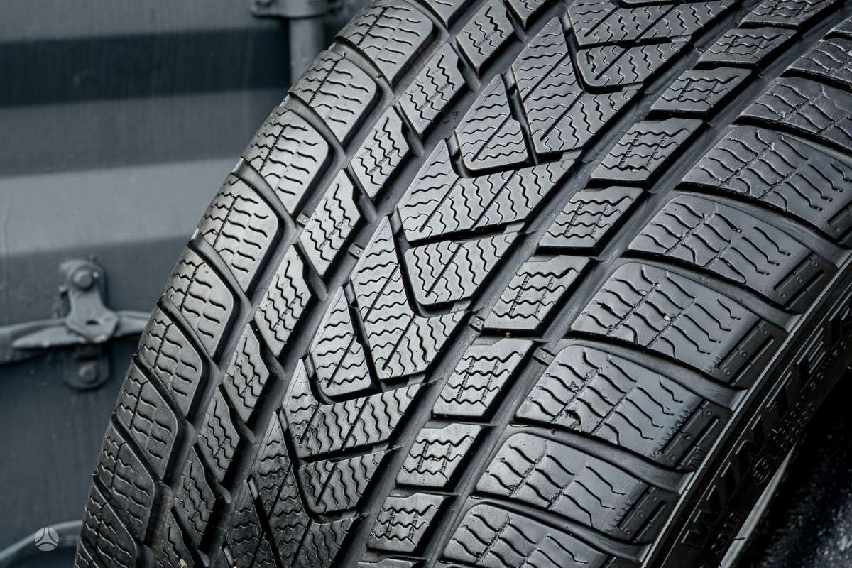 Pirelli Runflat Sottozero 3, winter 245/40 R20