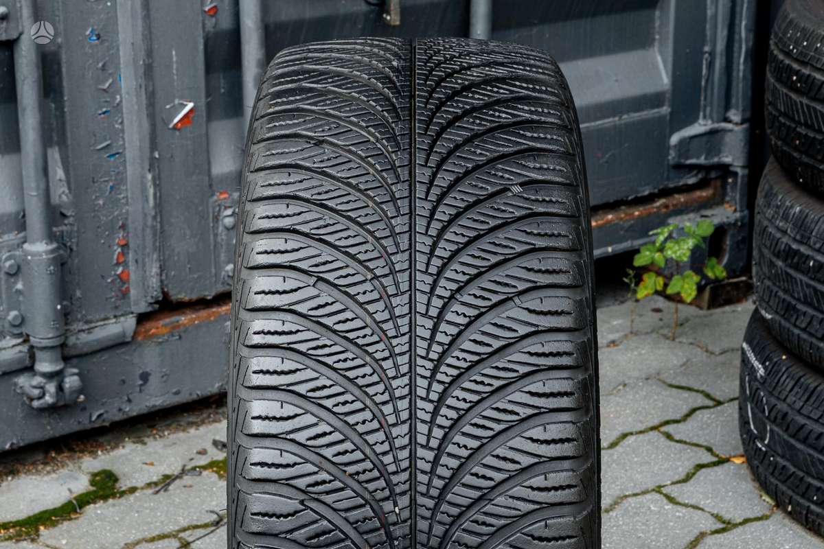 Goodyear SUV Vector4Season, winter 235/45 R19