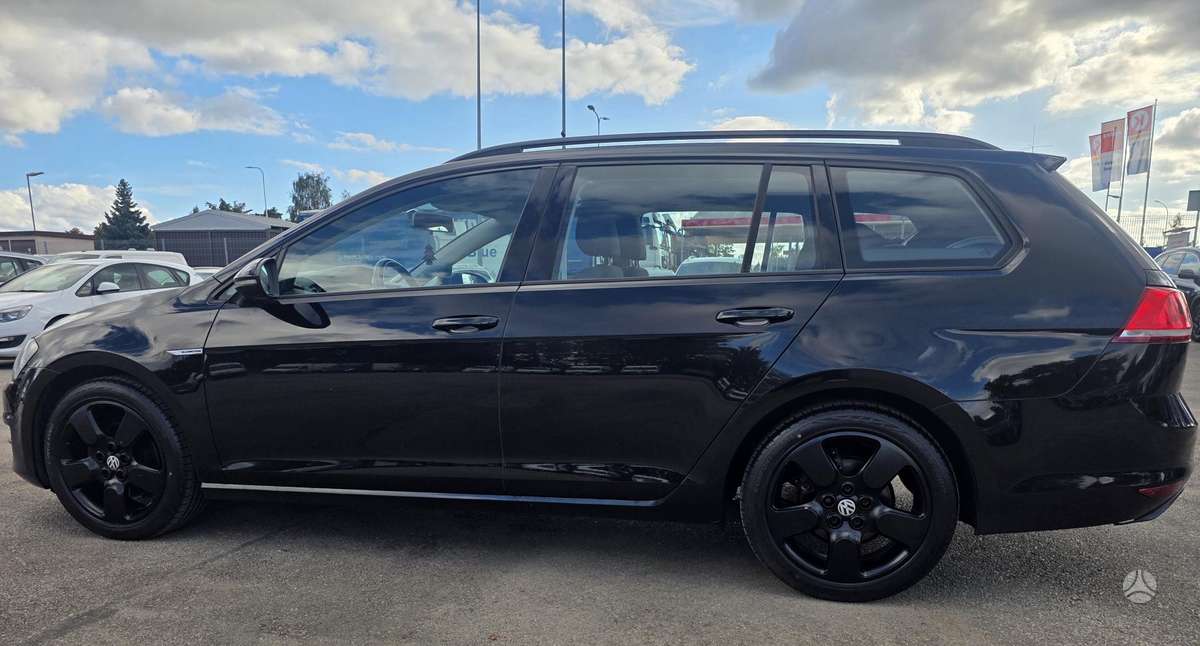 Volkswagen Golf - 2