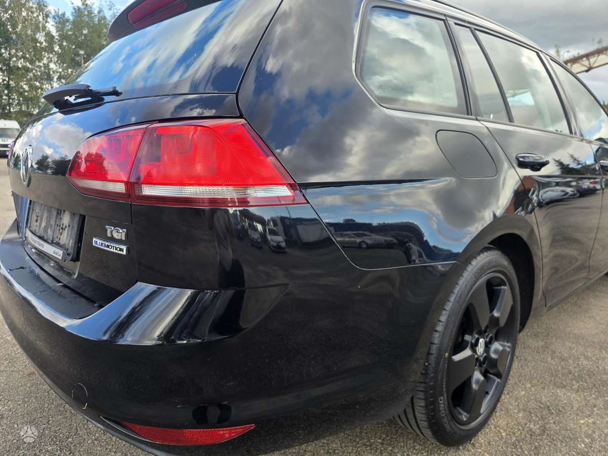 Volkswagen Golf - 4
