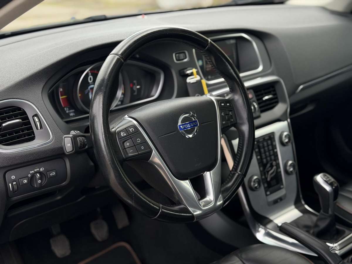 Volvo V40, 2.0 l., Хэтчбек
