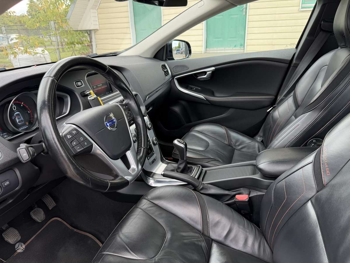 Volvo V40, 2.0 l., hatchback
