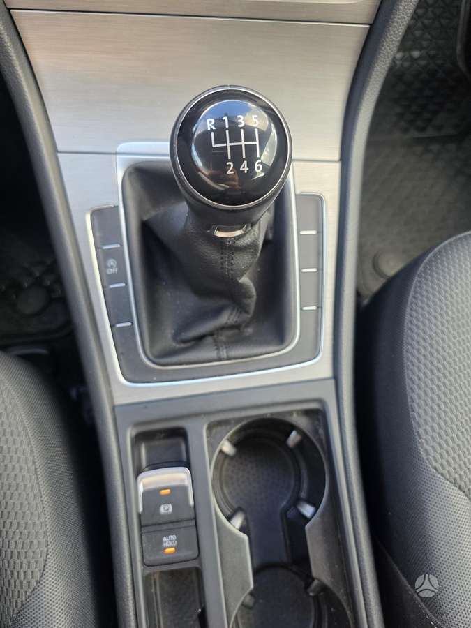 Volkswagen Golf - 12