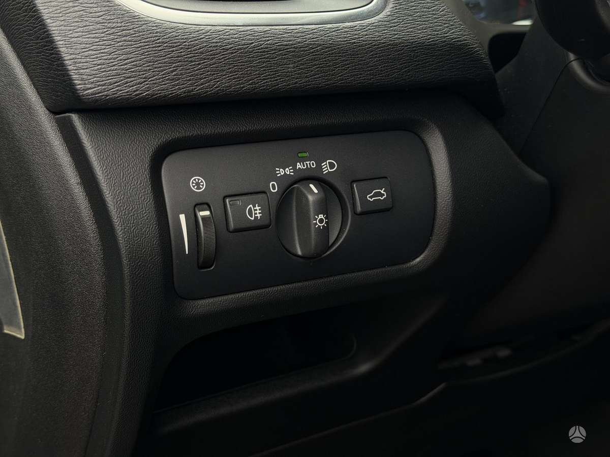 Volvo V40, 2.0 l., hatchback