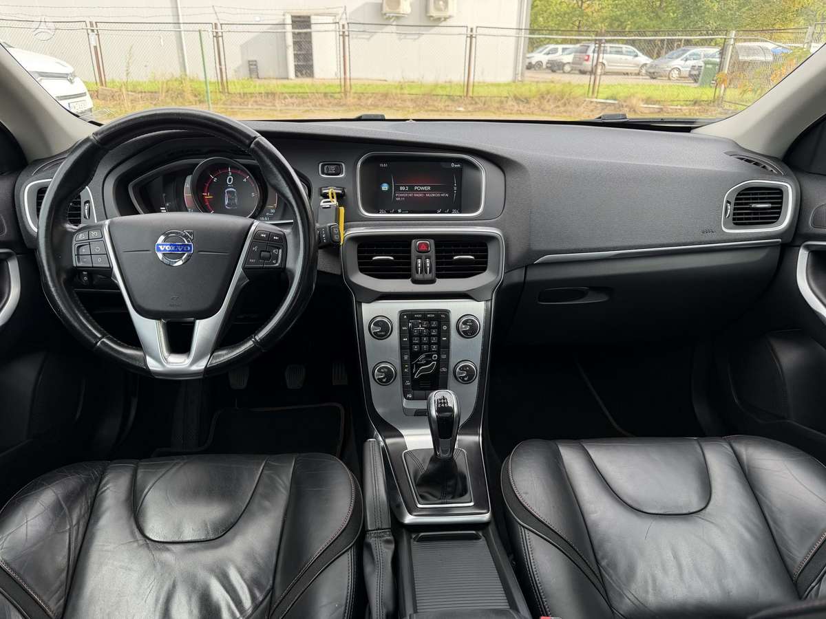 Volvo V40, 2.0 l., hatchback