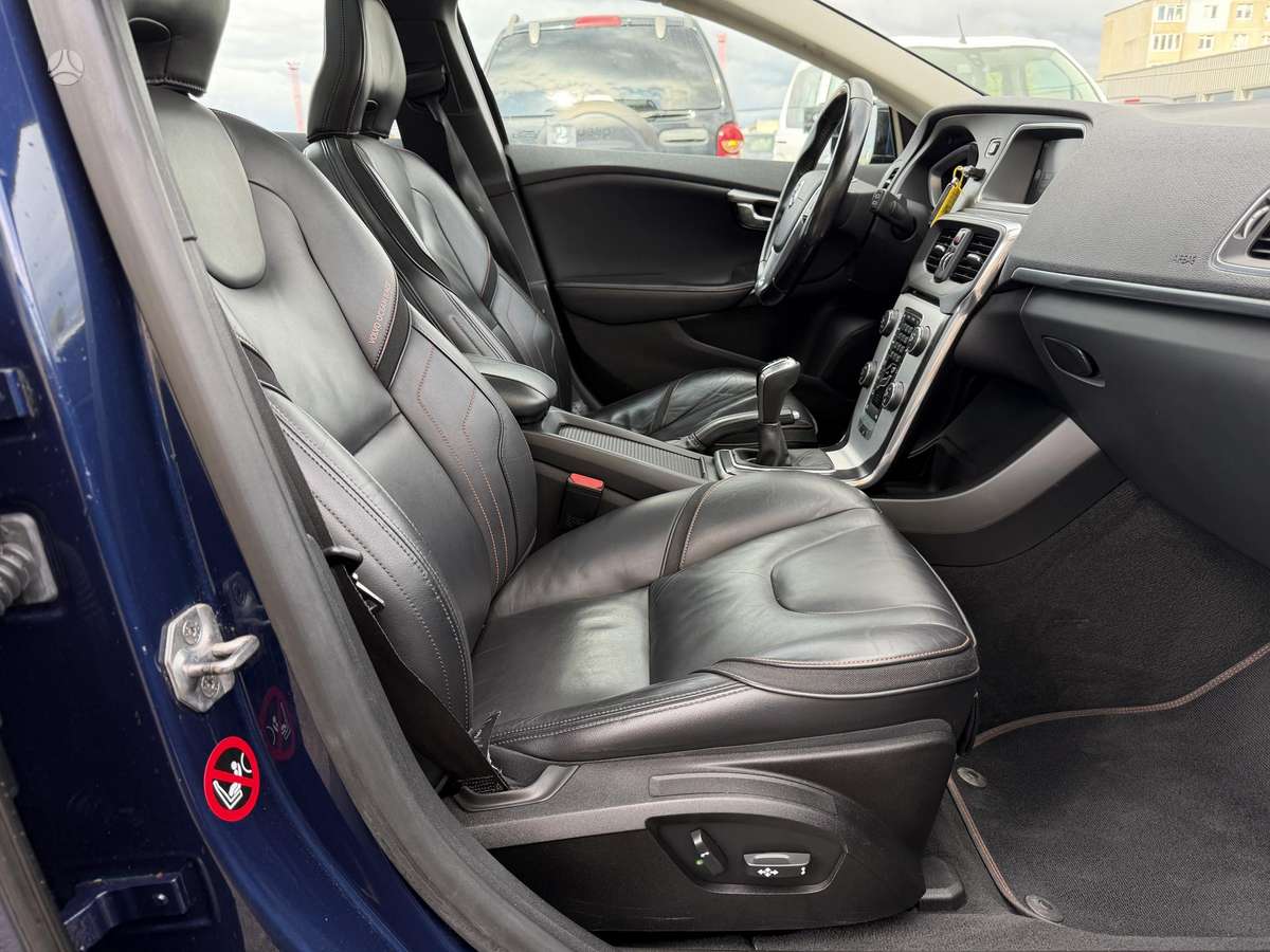 Volvo V40, 2.0 l., hatchback