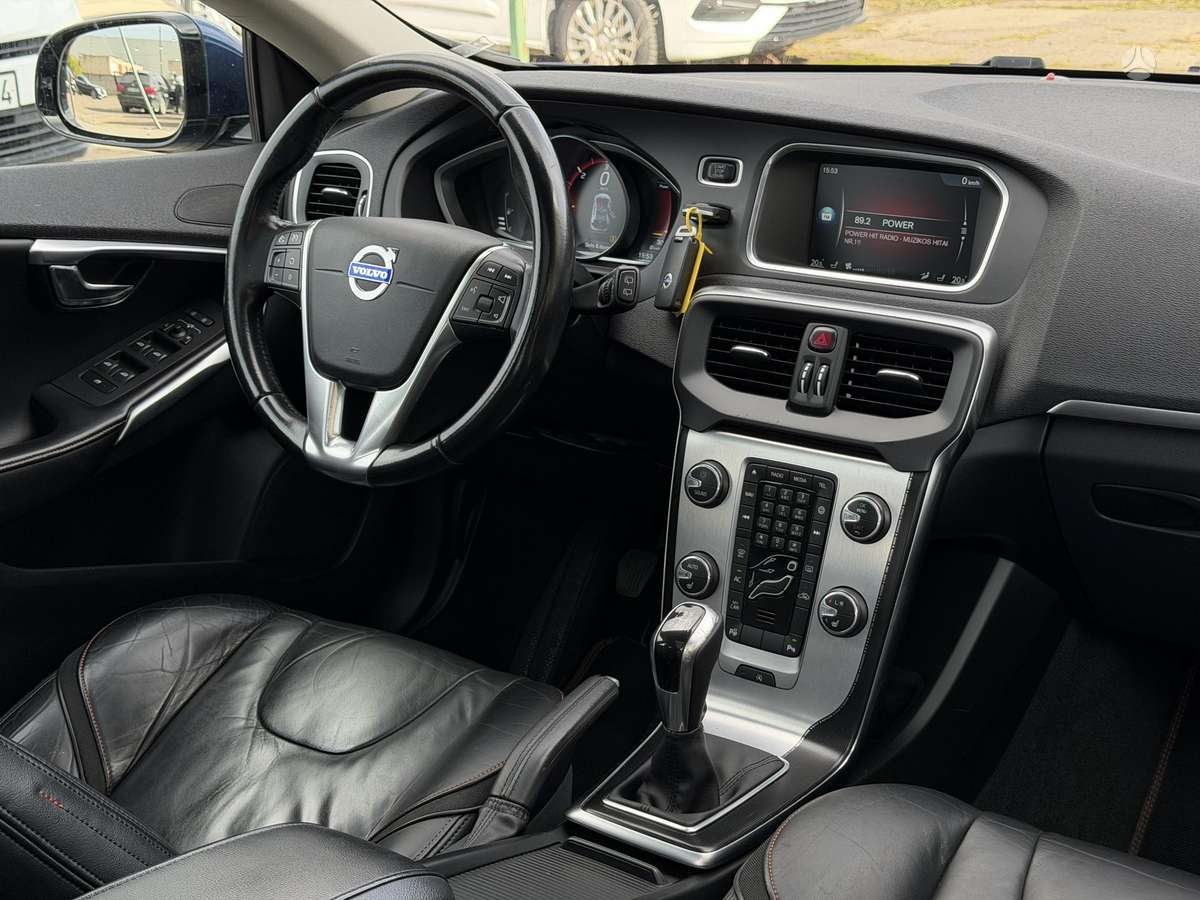Volvo V40, 2.0 l., hatchback