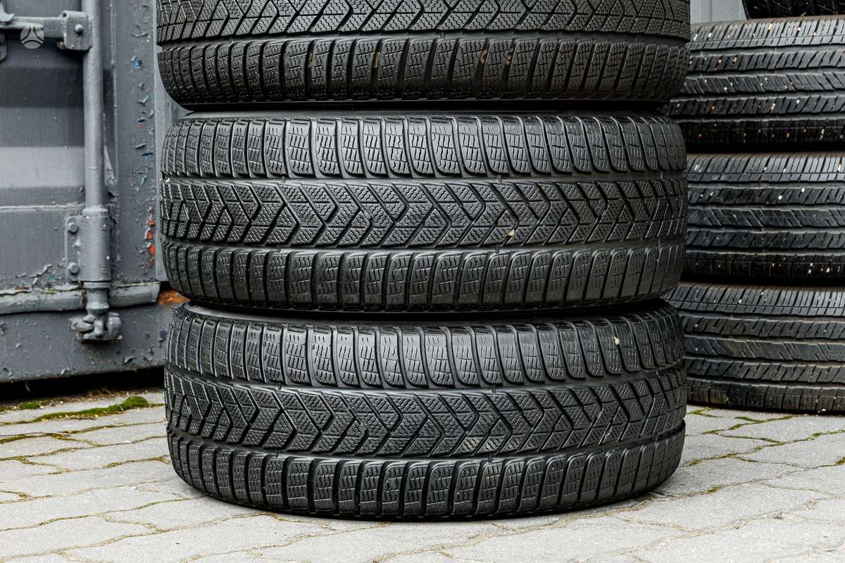 Pirelli Sottozero 3, winter 235/50 R19