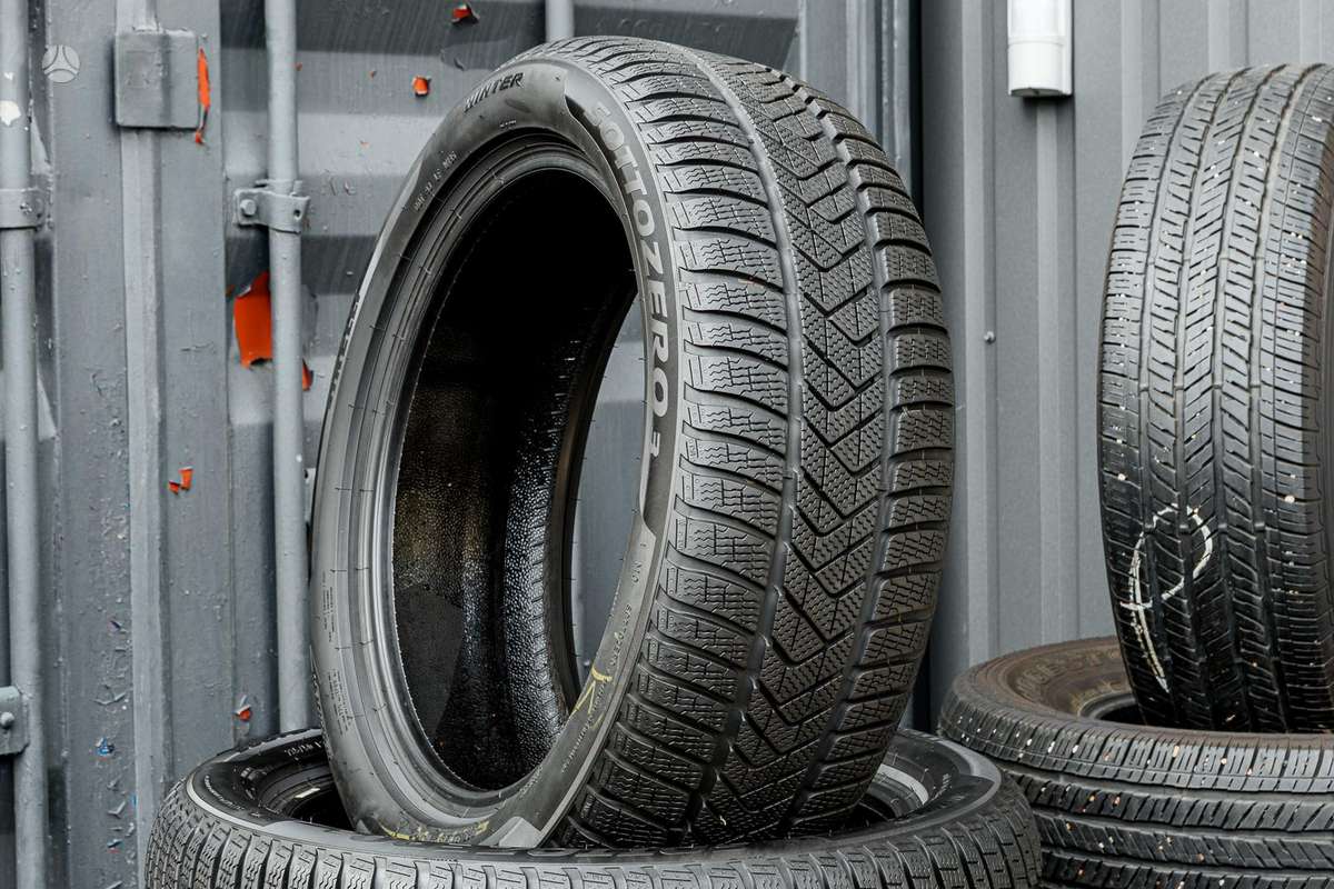 Pirelli Sottozero 3, winter 235/50 R19