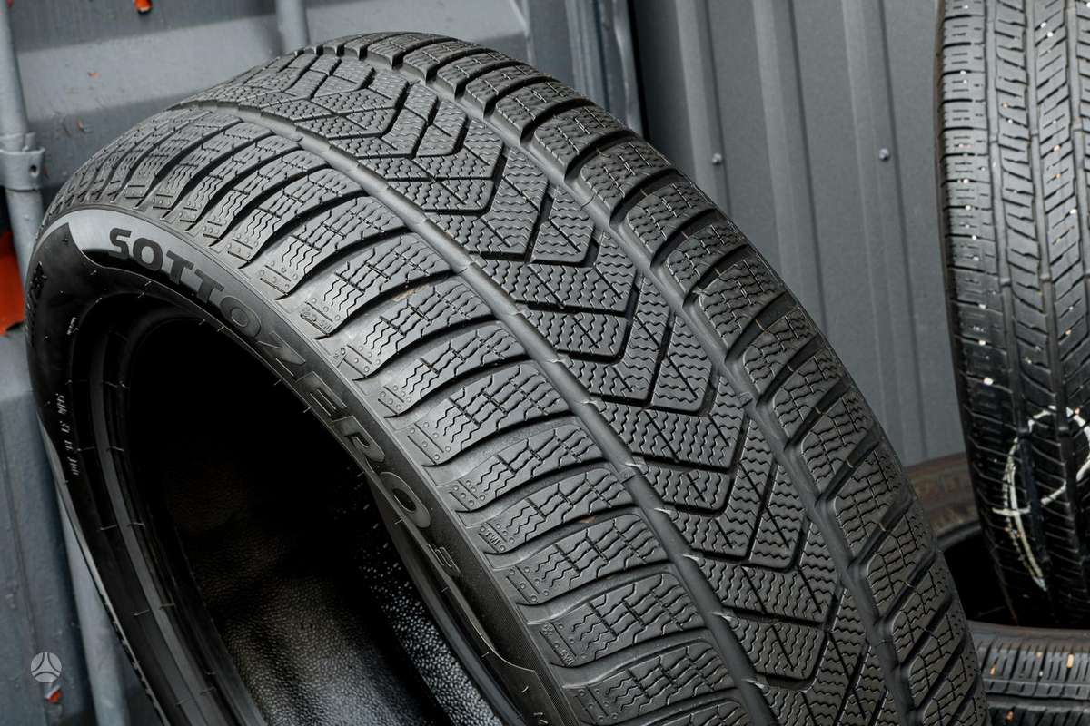 Pirelli Sottozero 3, winter 235/50 R19