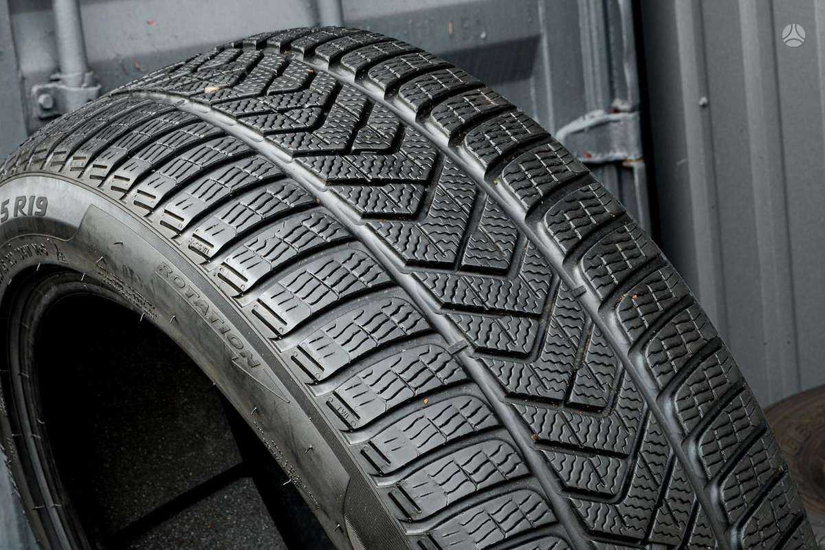 Pirelli Sottozero 3, winter 235/50 R19