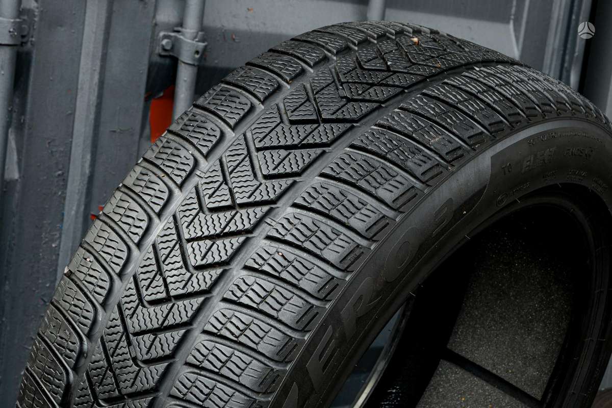 Pirelli Sottozero 3, winter 235/50 R19