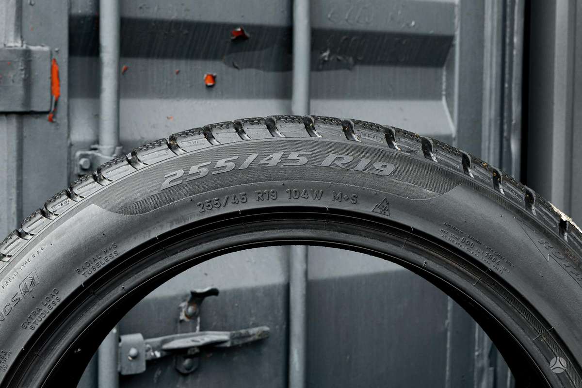 Pirelli Sottozero 3, winter 235/50 R19