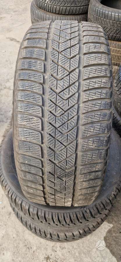 Pirelli Sottozero 3, всесезонные 235/45 R18