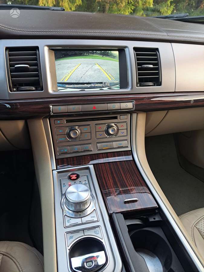 Jaguar XF, 3.0 l., Седан